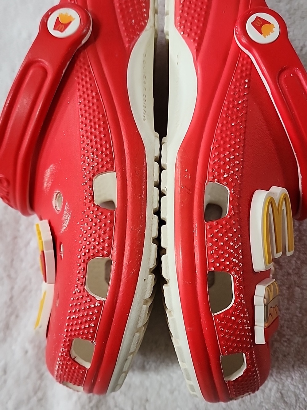CROCS Women's Red Classic Clog with McDonald's Jibbitz Size 8 Preowned - Picture 6 of 10